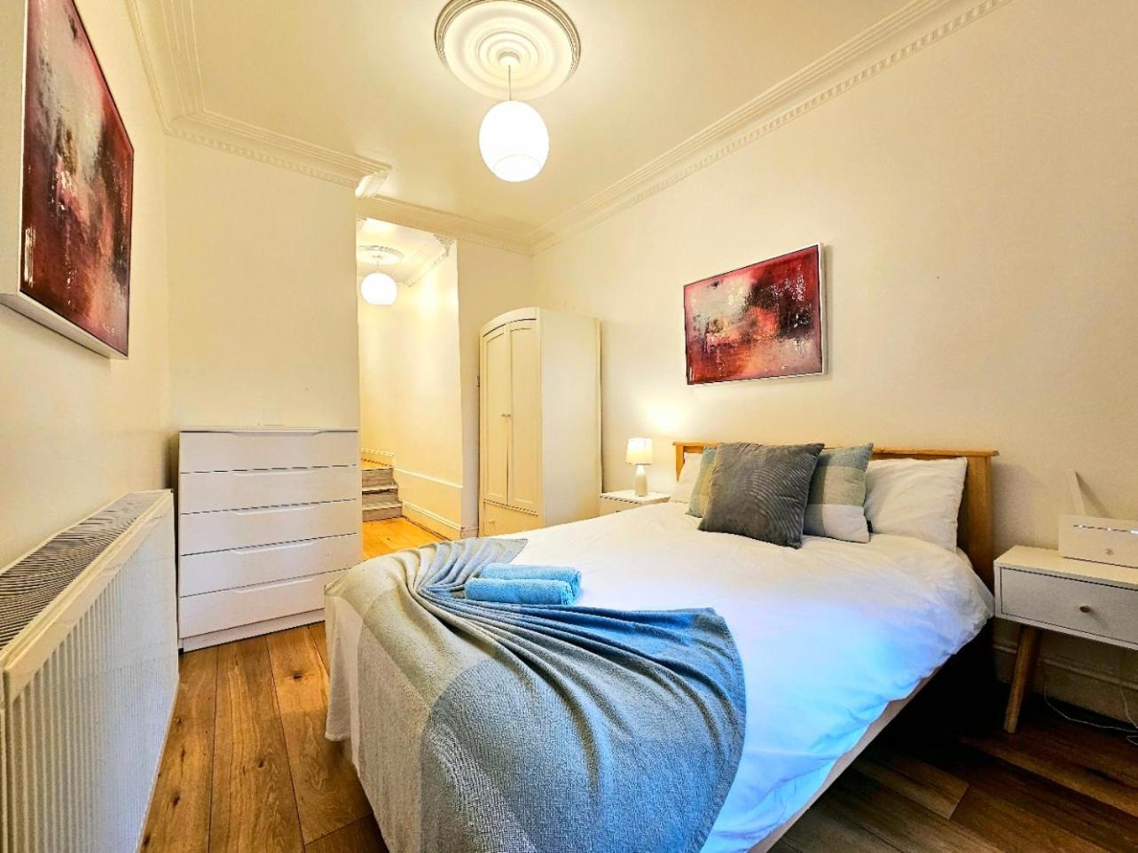 Apartamento Lovely Ground Floor With High Ceiling And A Private Garden With Deck By Earl's Court Station Londres