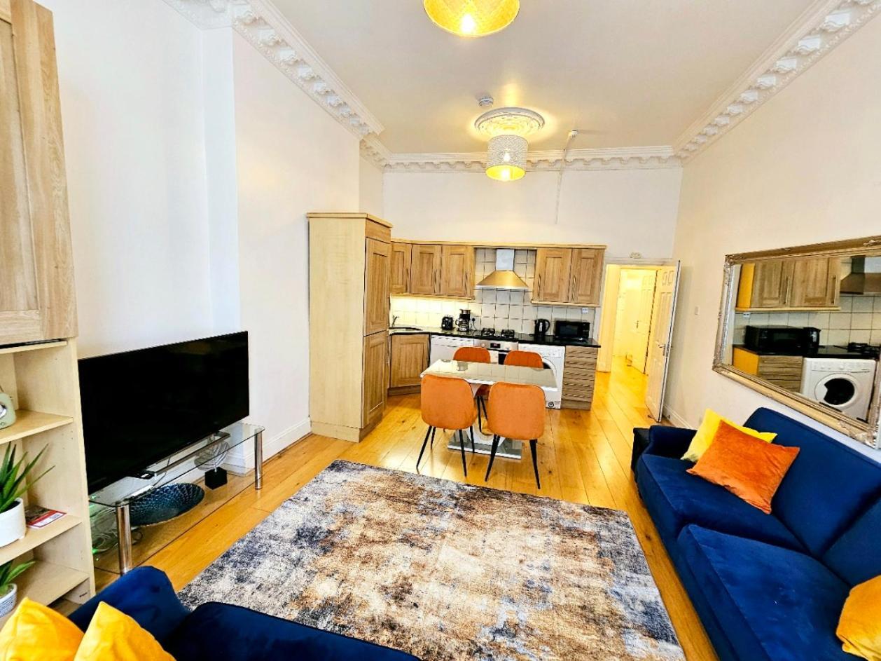 Apartamento Lovely Ground Floor With High Ceiling And A Private Garden With Deck By Earl's Court Station *