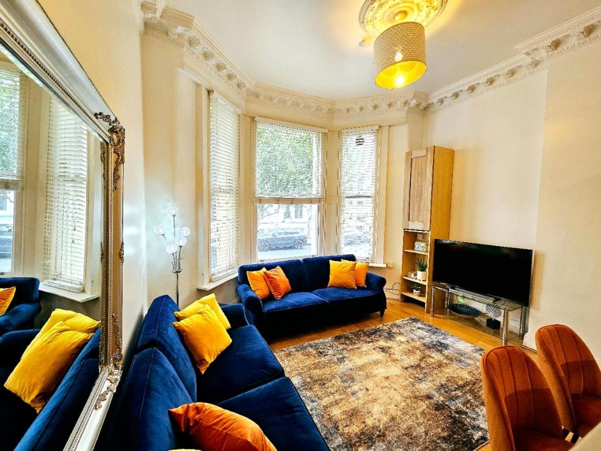 Apartamento Lovely Ground Floor With High Ceiling And A Private Garden With Deck By Earl's Court Station